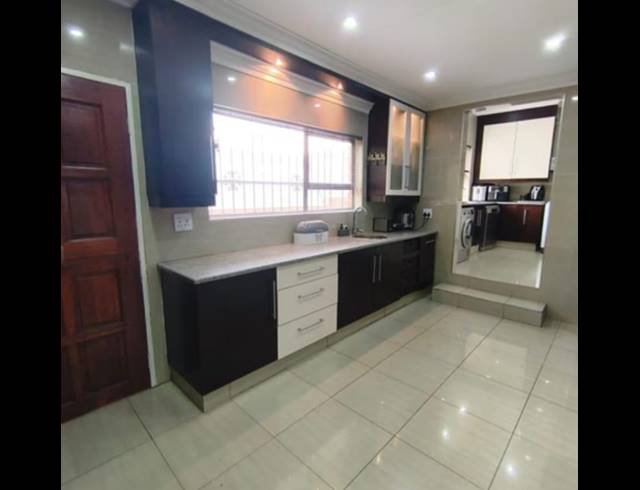 4 BEDROOM HOUSE FOR SALE IN MEYERSDAL ESTATE